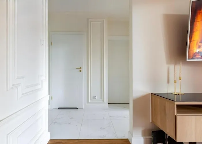 Luxury By The * غدينيا