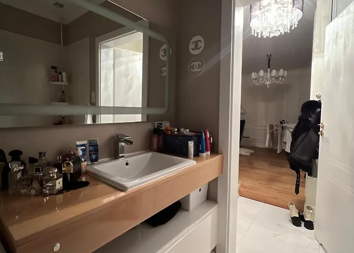 Luxury By The شقة غدينيا