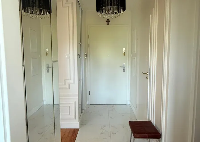 Luxury By The شقة *